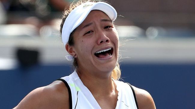 他在接受采 他在接受采