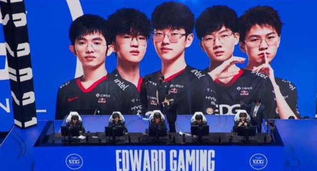 他既具备爆 他既具备爆